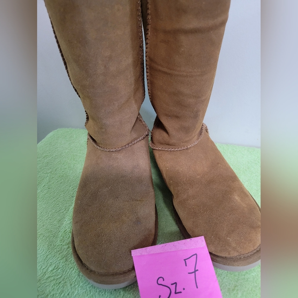 UGG Koolaburra boots - Picture 2 of 8